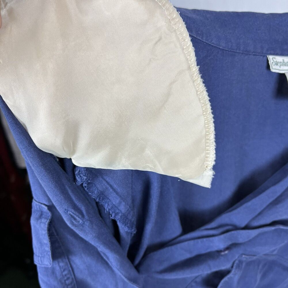 100% Silk Crepe Blouse Blue Button Front Women Size L Matte Lightweight - Picture 8 of 12